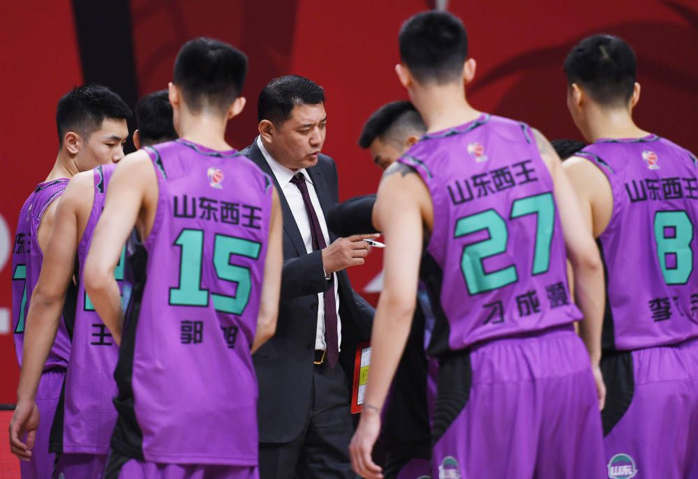 第18分钟，博洛尼亚任意球直接打门被人墙挡出。